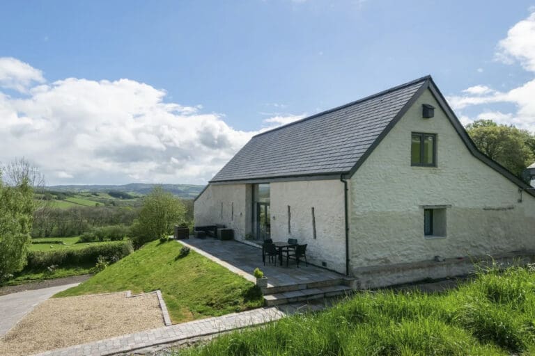 Llandegfedd Barn United Kingdom