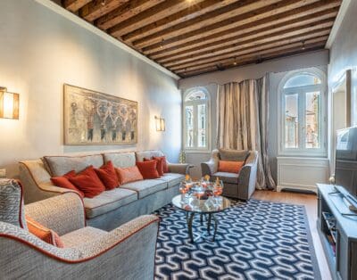 Rent Apartment Beige Ornamental San Marco