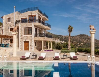 Rent Apartment Blue-Gray Majesty Crete