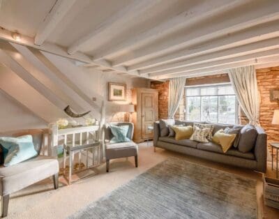 Rent Apartment Bright Spray Cotswolds