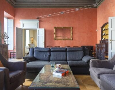Rent Apartment Coral Huckleberry Accademia