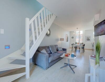 Rent Apartment Kelly Freesia Cannes
