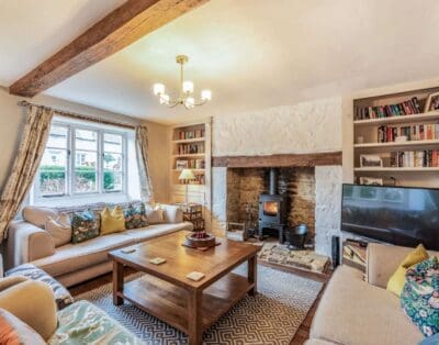 Rent Apartment Mustard Bead Cotswolds