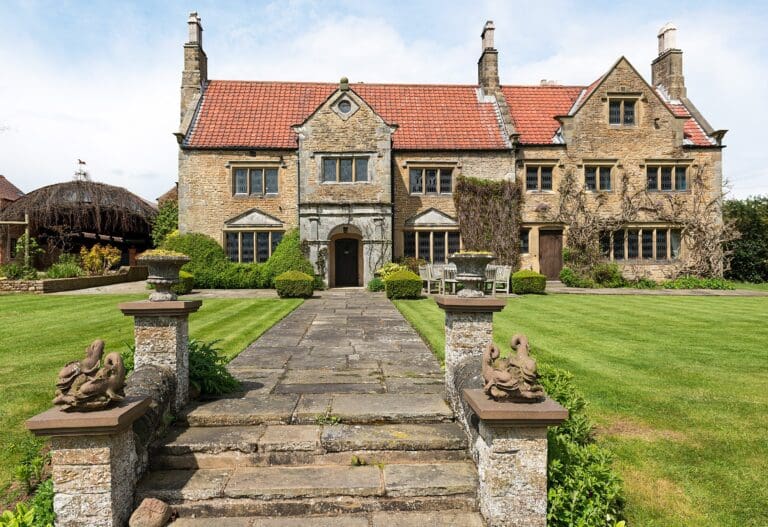 Rent Apartment Queen Lalaki North Yorkshire