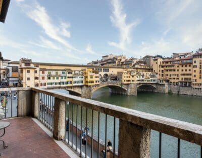 Rent Apartment Silk Jasmine Ponte Vecchio