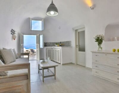 Rent Apartment Sizzling Silky-Camellia Santorini