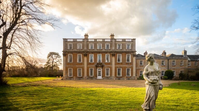 Jasmine Manor – Historic Grade I Listed Queen Anne Estate in Bedfordshire