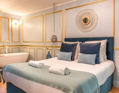Rent Apartment Tangerine Lace Arc de Triomphe – Champs-Élysées