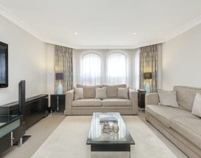 Rent Apartment Taupe Love Mayfair