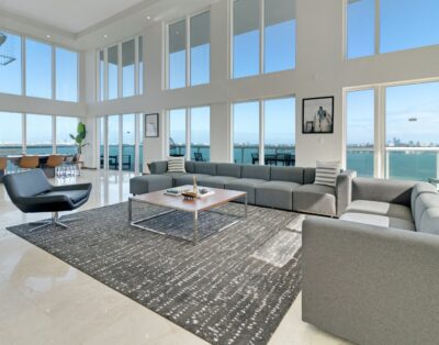 Rent Apartment Ultramarine Strongback Miami