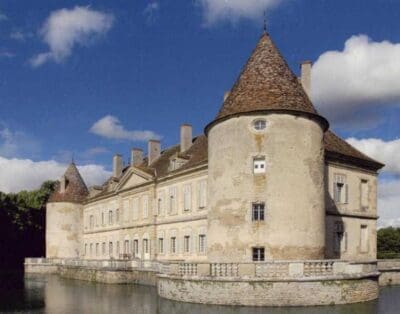 Rent Chateau Serein Burgundy