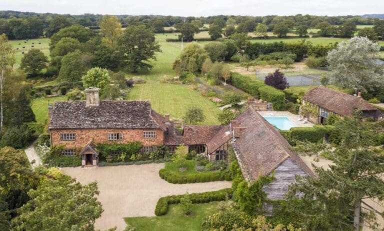 Rent Comforts Place Surrey UK