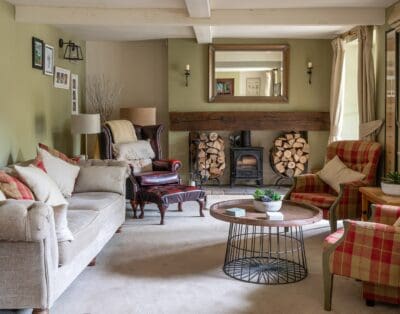 Rent House Red-Violet Boxwood Cotswolds