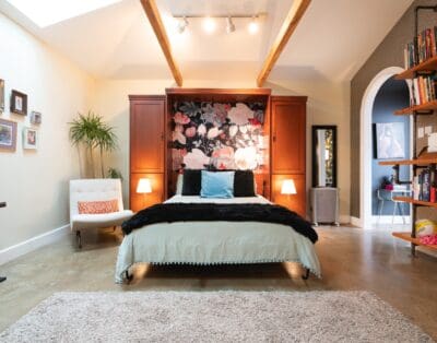 Rent House Sunburst Snake Venice