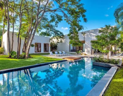 Rent Villa Burgundy Limonium Miami