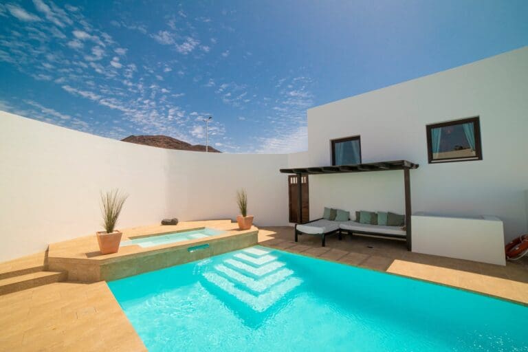 Rent Villa Charcoal Snapdragon Lanzarote
