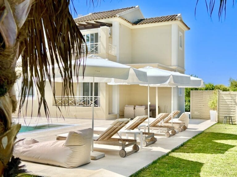 Rent Villa Crimson Japhette Greece