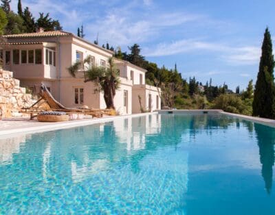 Rent Villa Ebony Delphinium Greece