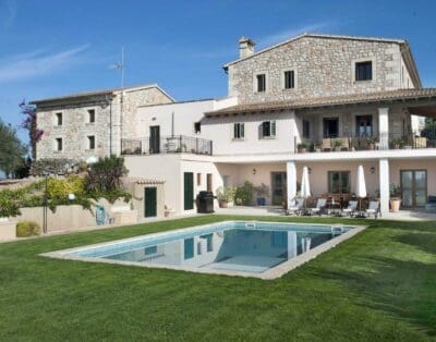 Rent Villa Fitting Tangerine Balearic Islands