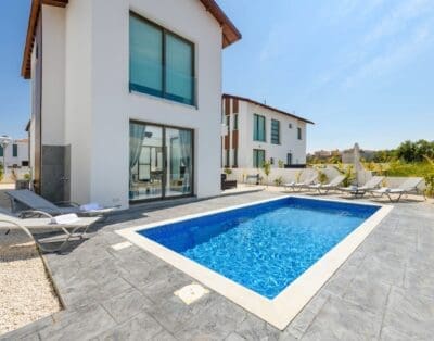 Rent Villa Fuchsia Strongbark Cyprus