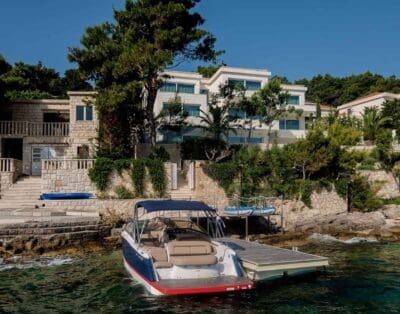 Rent Villa Grateful Russet Croatia