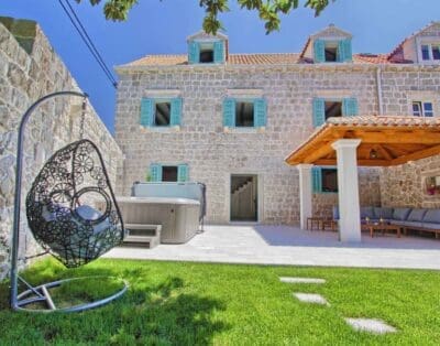 Rent Villa Inimitable Kumaon Croatia