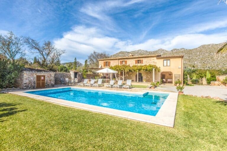 Rent Villa Lemon Blossom Pollensa Mallorca