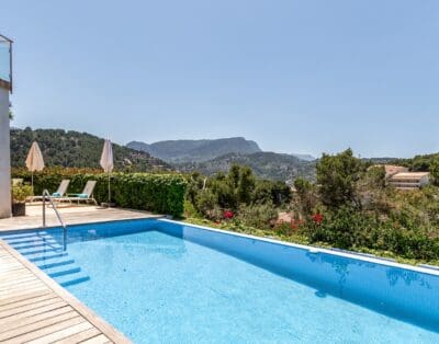 Rent Villa Maroon Breadnut Mallorca