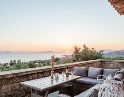 Rent Villa Mauve Litchi Greece
