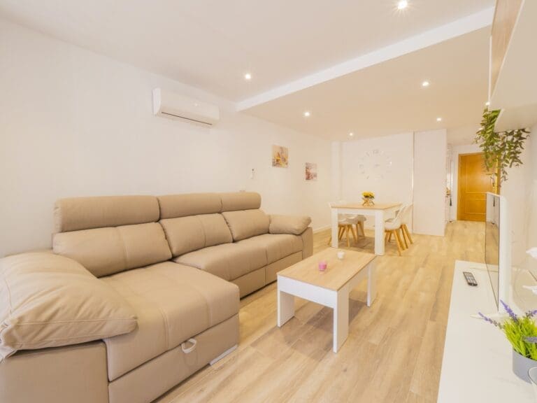 Rent Villa Msu Heath Spain