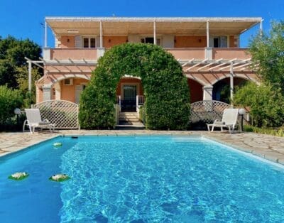 Rent Villa Parfait Flamegold Greece
