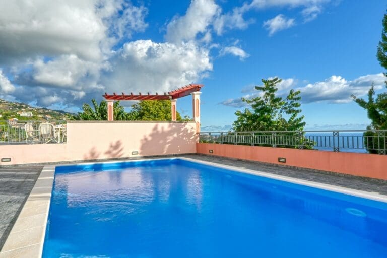 Rent Villa Pearly Kapok Portugal