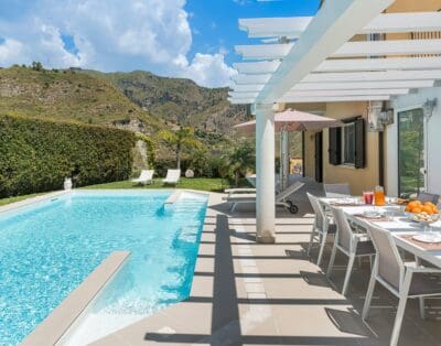 Rent Villa Quartz Winterbloom Taormina