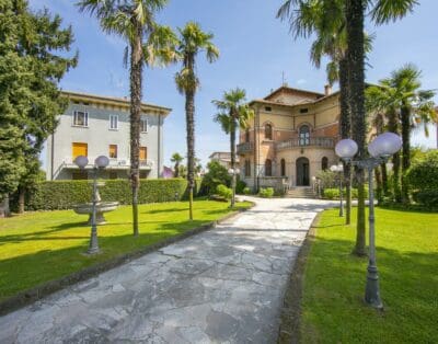 Rent Villa Sepia Lalaki Italy