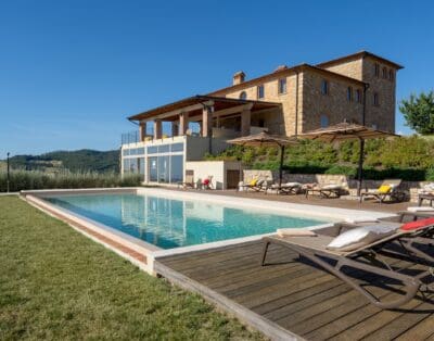 Rent Villa Spring Holly Tuscany