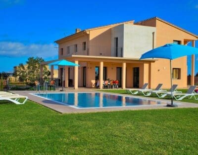 Rent Villa Stout Beech Balearic Islands