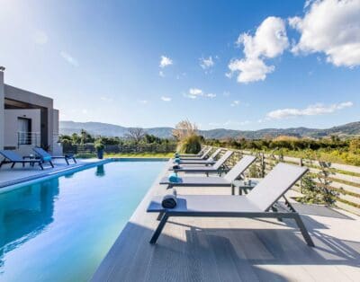 Rent Villa Sunshine Yew Crete