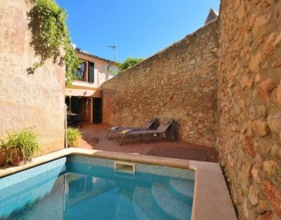 Rent Villa Unmistakable Matthiola Balearic Islands