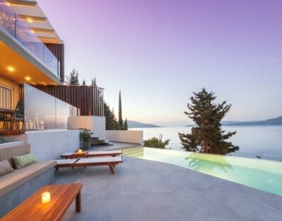 Rent Villa Upright Invincible Greece