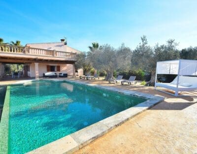 Rent Villa Whopping Dot Balearic Islands