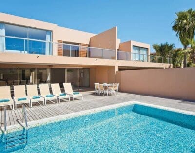 Rent Villa Yellow Catkinyew Algarve