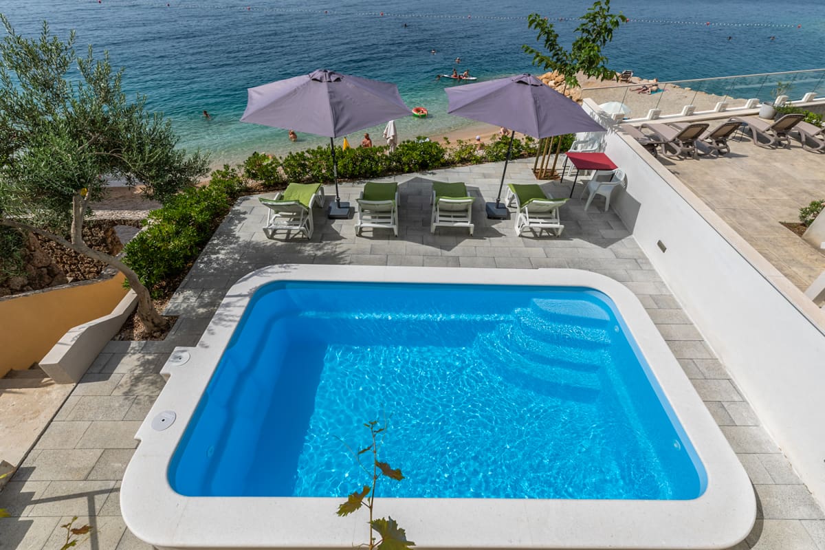 Luxury villas in Mimice