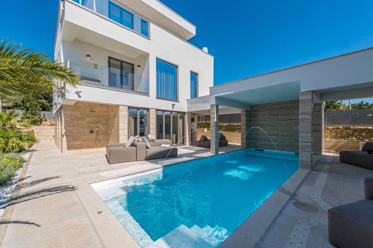 Luxury villas in Općina Vrsi