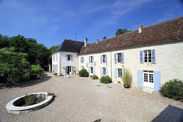 Chateau Pastel Dordogne