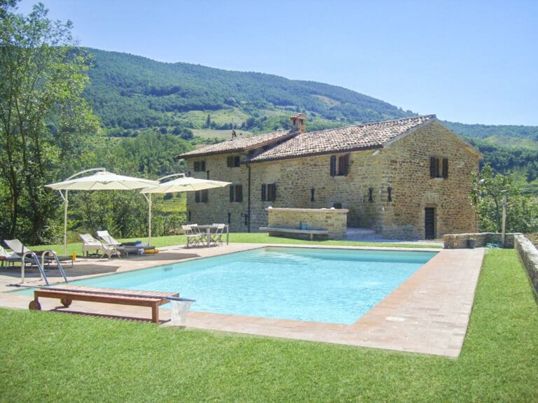 Petronella Italy