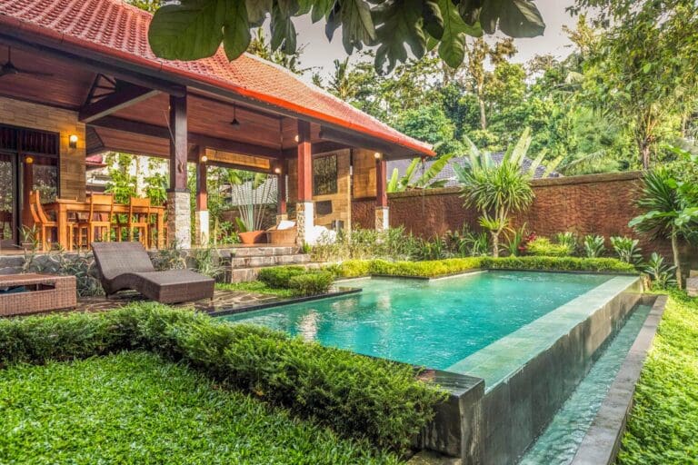 Villa Nur Indonesia