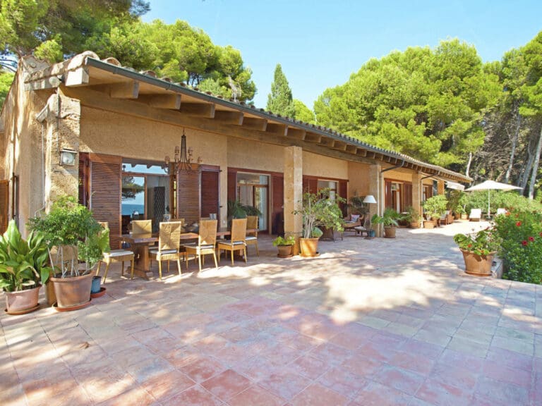 Villa del Pinar Spain