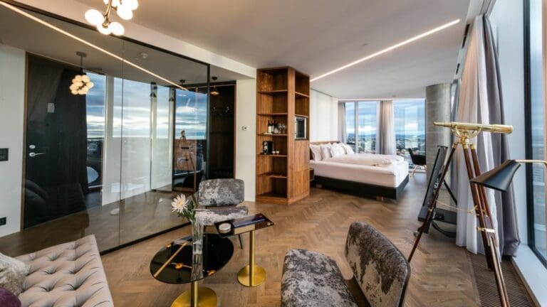 Iceland - The Home Of Imagination: Tower Suites Hotel Reykjavík