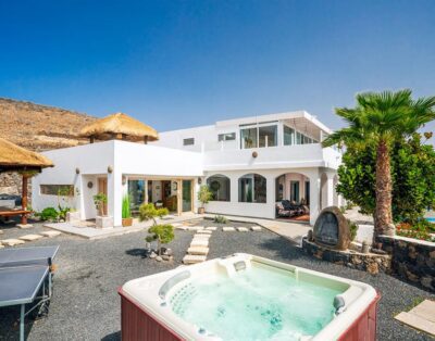 Lanzarote Retreats Gift Available Accommodation Free to Families Stranded by Thomas Cook Collapse