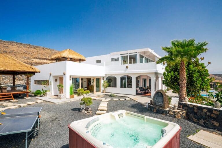 Lanzarote Retreats Gift Available Accommodation Free to Families Stranded by Thomas Cook Collapse